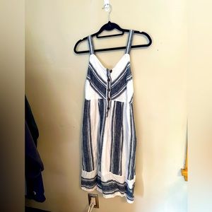 Fun sun dress with pockets! S, smoke free home.